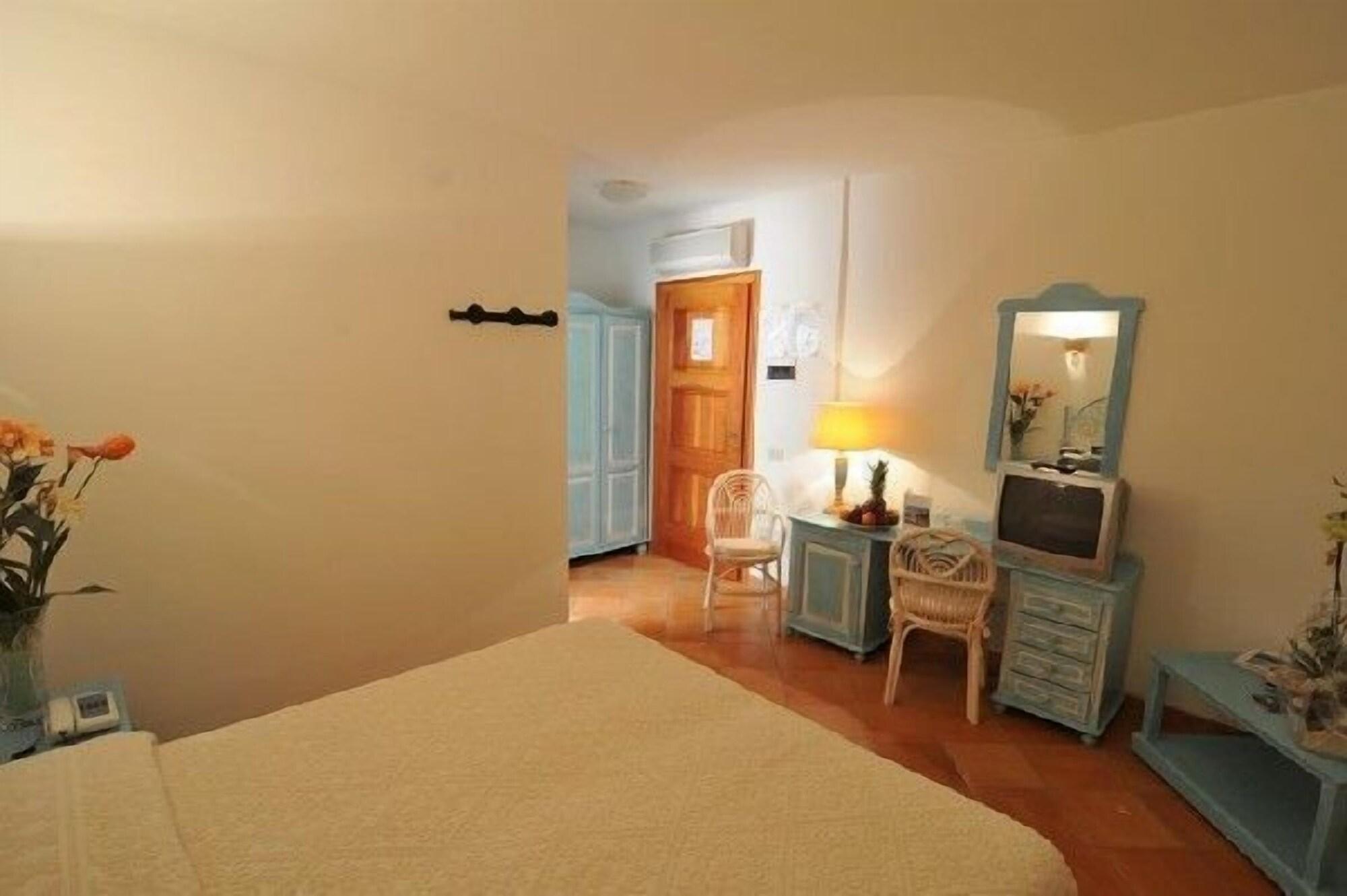 Hotel Il Piccolo Golf Порто-Черво Экстерьер фото