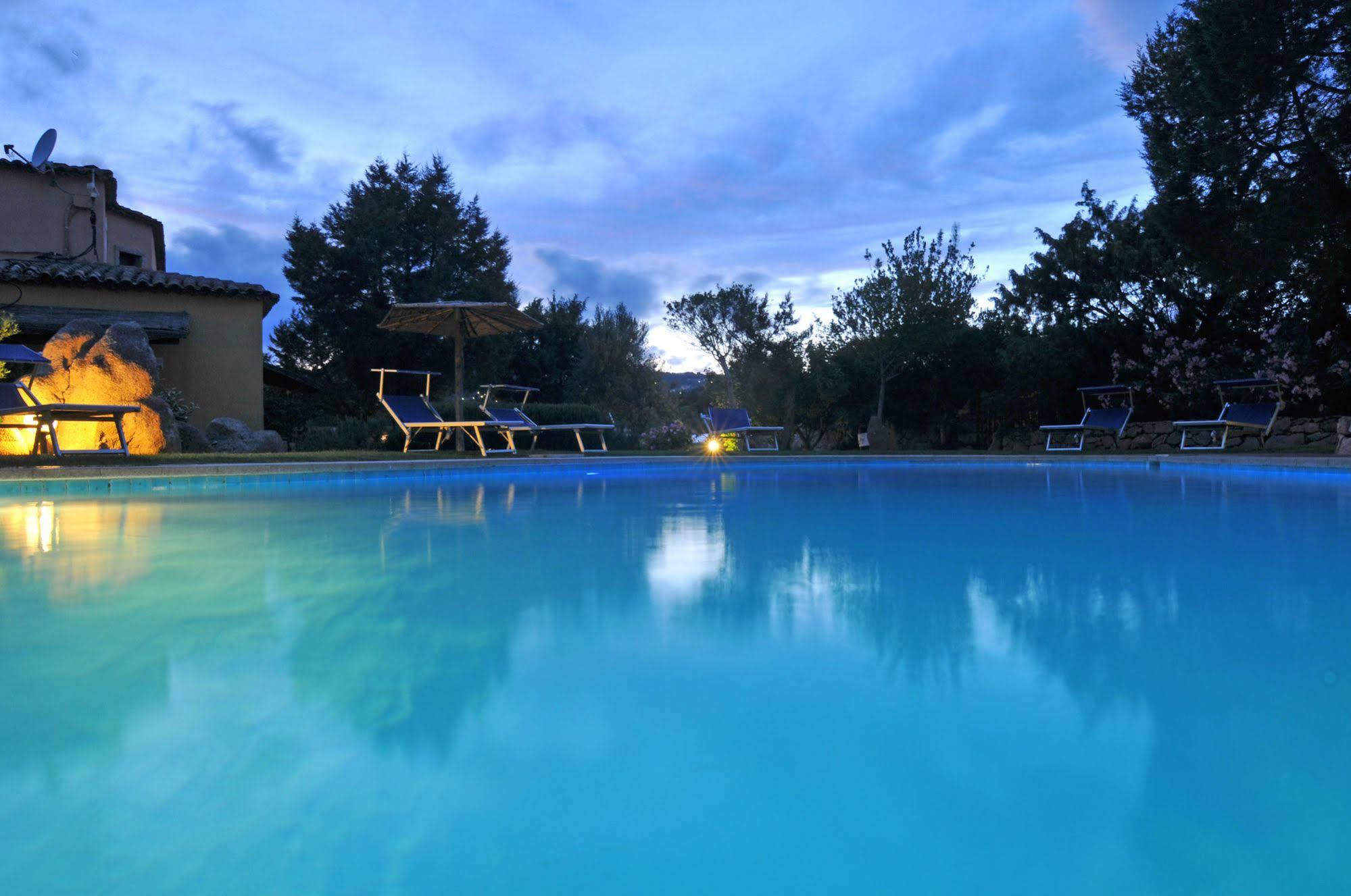 Hotel Il Piccolo Golf Порто-Черво Экстерьер фото